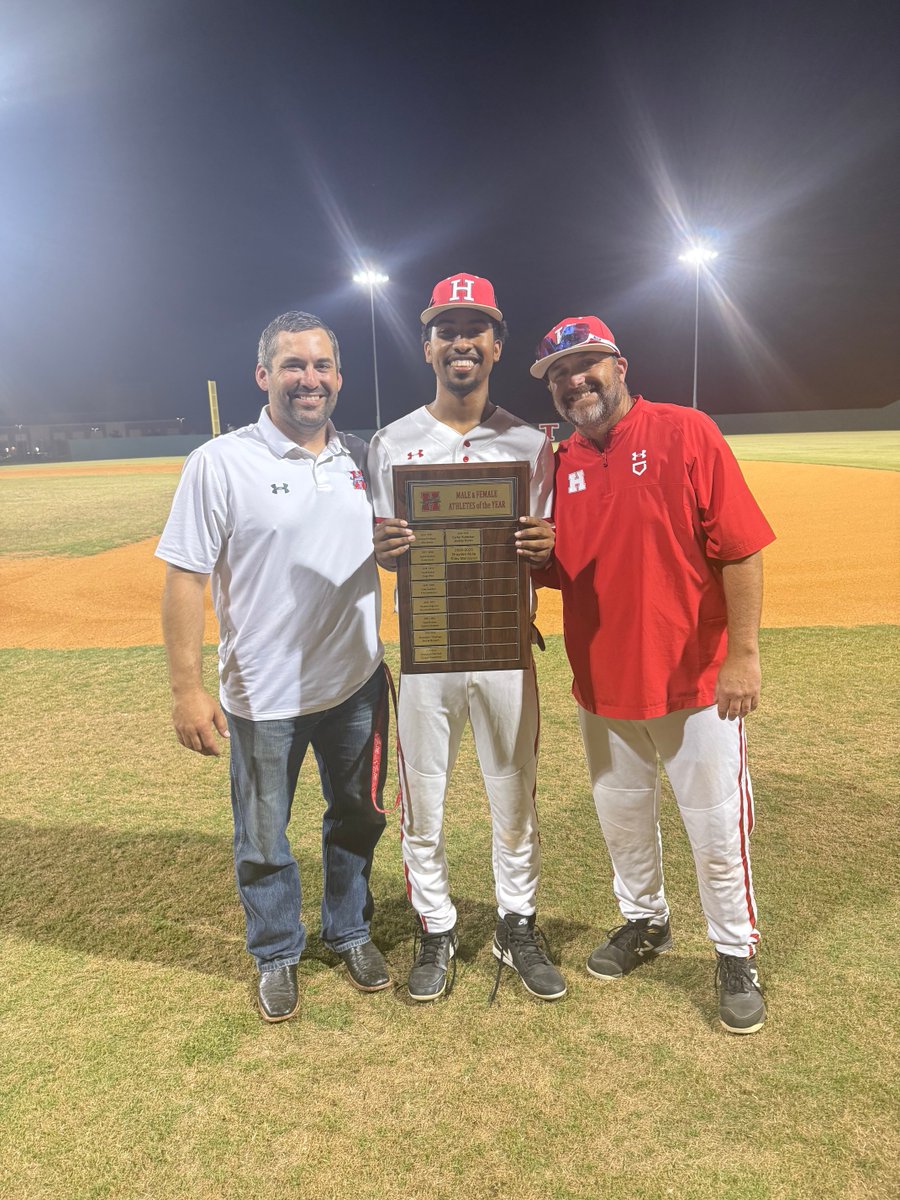 JagBaseball16's tweet photo. Congrats to multi-sport stud Brayden Abila on being voted Heritage Athletics Male Athlete of the year!! https://t.co/dLby5mkWkH