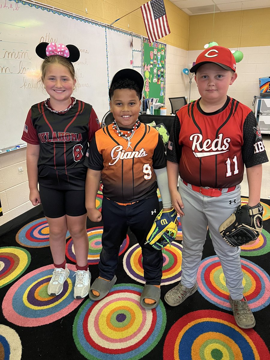 3rdCes's tweet photo. These kiddos know exactly what they want to be when they grow up! @ChristianaES1 #careerday https://t.co/WpfvunRe77