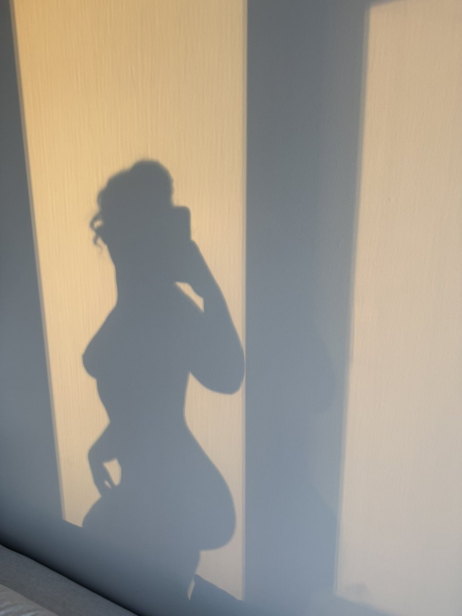 itsgoddesstou's tweet photo. Sexy shadow hour https://t.co/XFfC6Gwn2I
