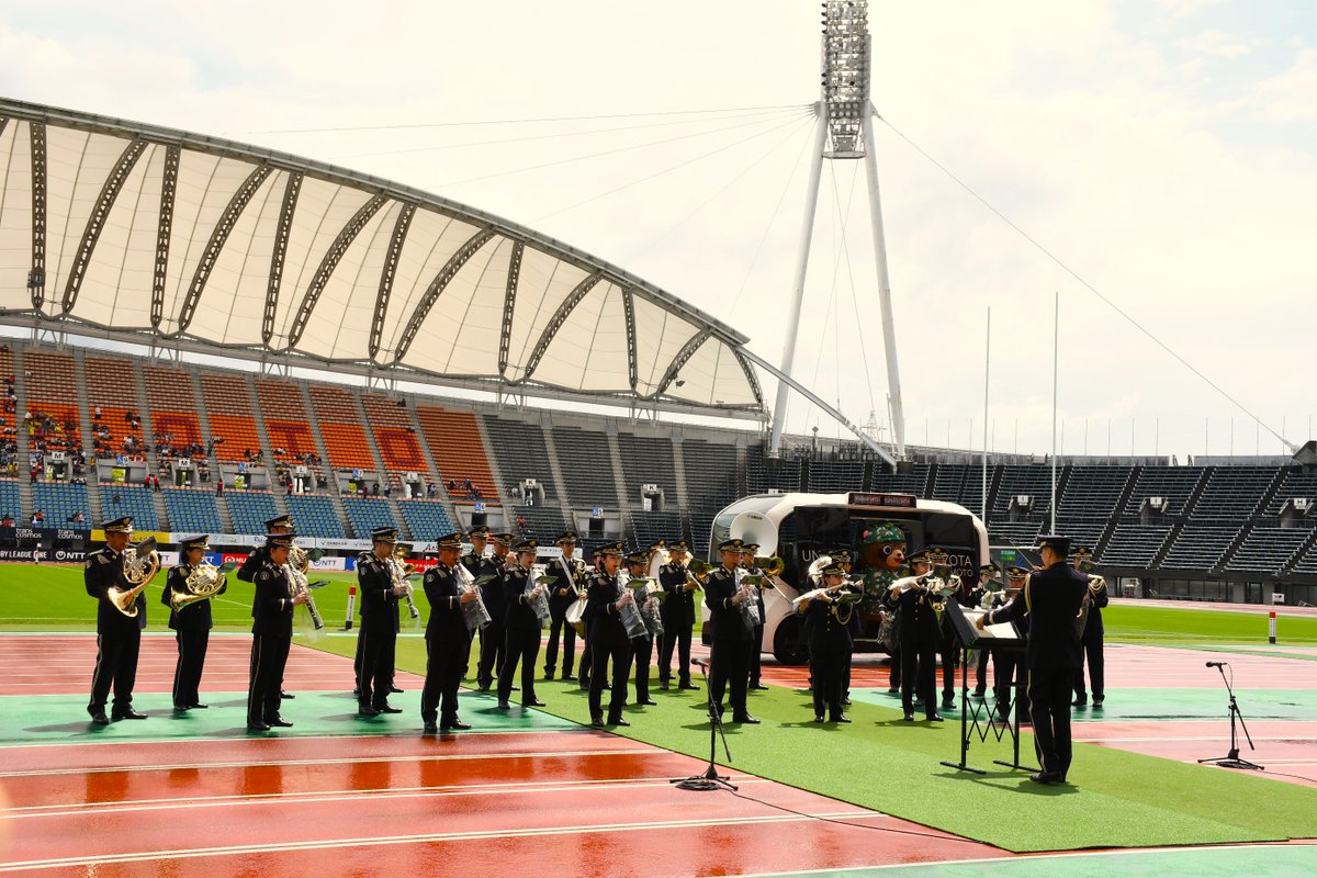 JGSDF_wab's tweet photo. 【演奏レポート】
４月１８日（土） ＠熊本県＃えがお健康スタジアム
「#熊本地震復興１０周年TRY! KUMAMOTOプロジェクト、#NTTジャパンラグビーリーグワン」様からのご依頼を受けて熊本地震復興への想いを込め、隊員一同演奏させていただきました🎷🎺

＃吹奏楽 ＃自衛隊 ＃音楽隊 ＃熊本地震 ＃復興 https://t.co/oUxERvsnpZ