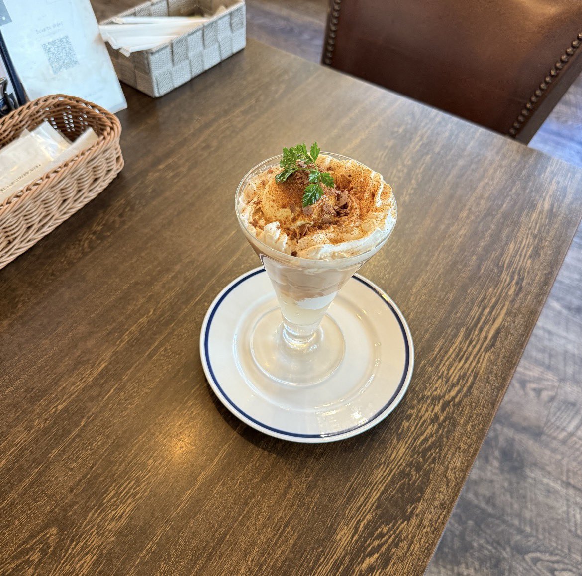UMIlabochiba's tweet photo. ひんやり甘い、癒しのひととき🧋
香り豊かなミルクティーと、とろける飲むわらび餅で涼を感じませんか？✨
もちっと食感とやさしい甘さが、初夏にぴったりです🌿 https://t.co/NvTTgNLH0U