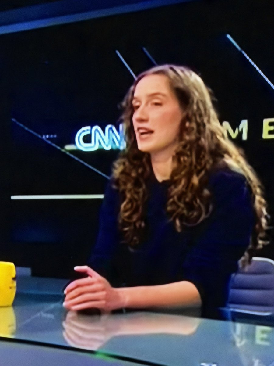 Laura Albornoz Pollmann/BuenaPeroZurda tweet media
