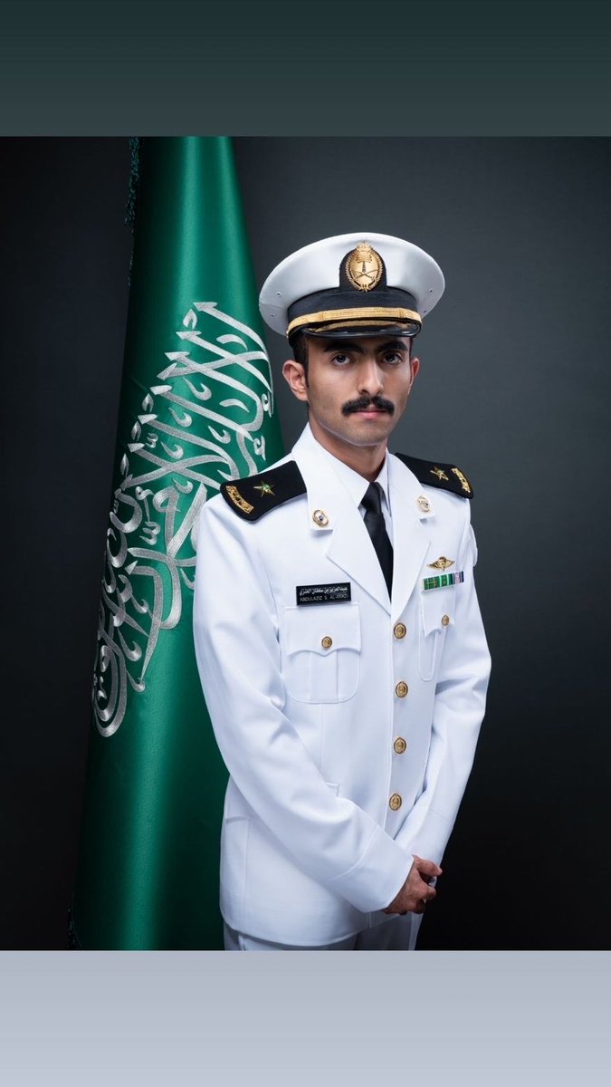 Sotoo2's tweet photo. الله يغفرلك و يرحمك و موتى المسلمين اجمعين لن انساك يا اخي و صديقي.
نبارك لنا و لنا هذا الشبل من ذاك الاسد.
الف مبرووووك عبدالعزيز الله يوفقك و يحفظك. https://t.co/N2oOFjwSO9