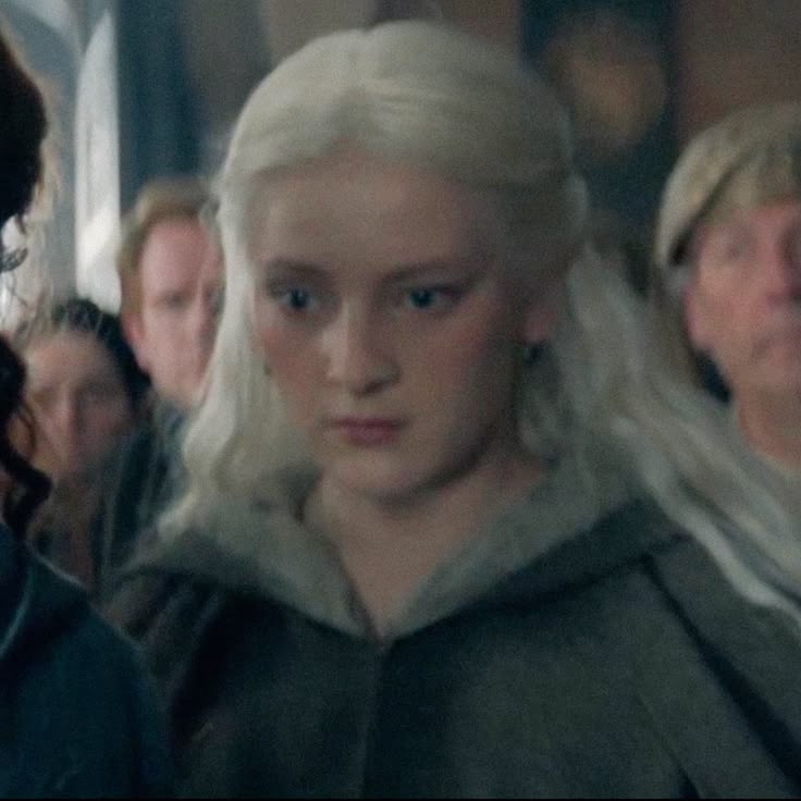venussdreams's tweet photo. helaena my baby :( https://t.co/Kc57g5Kr6D