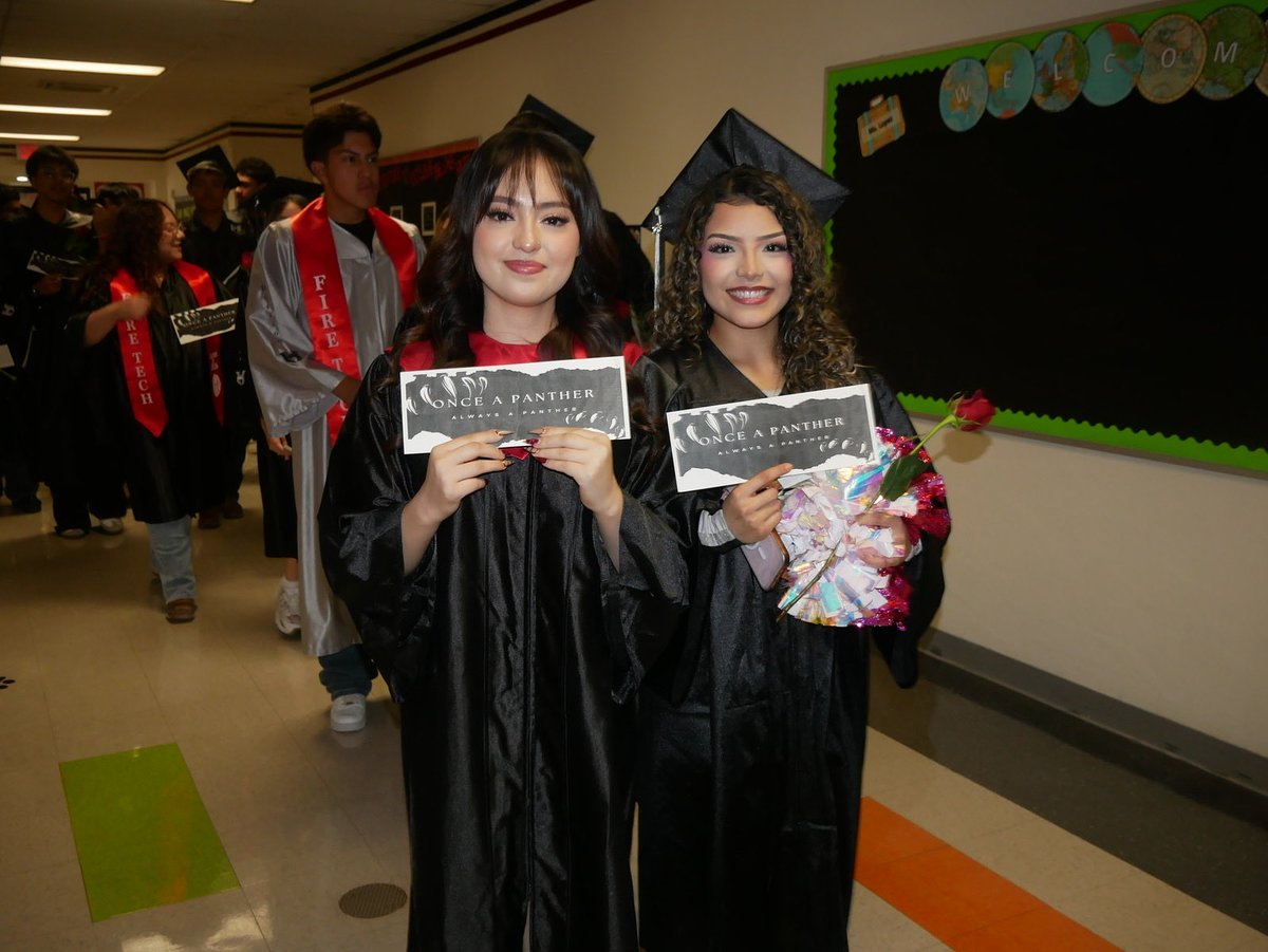 ClintISD's tweet photo. Today, the Horizon High School Class of 2026 took a walk down memory lane! 

Our seniors headed back to their elementary and middle schools in the Horizon area, visiting the very hallways where their educational journey began.

From high-fives to emotional reunions with teachers, the energy across our feeder pattern was unmatched. These Senior Walks remind our younger scholars that with hard work, they’ll be the ones wearing the cap and gown before they know it! 👏🏆

View Our Horizon Senior Walks: https://t.co/ajTzvnqeCB

#ClintIsUnited4Excellence #WeAreClintISD