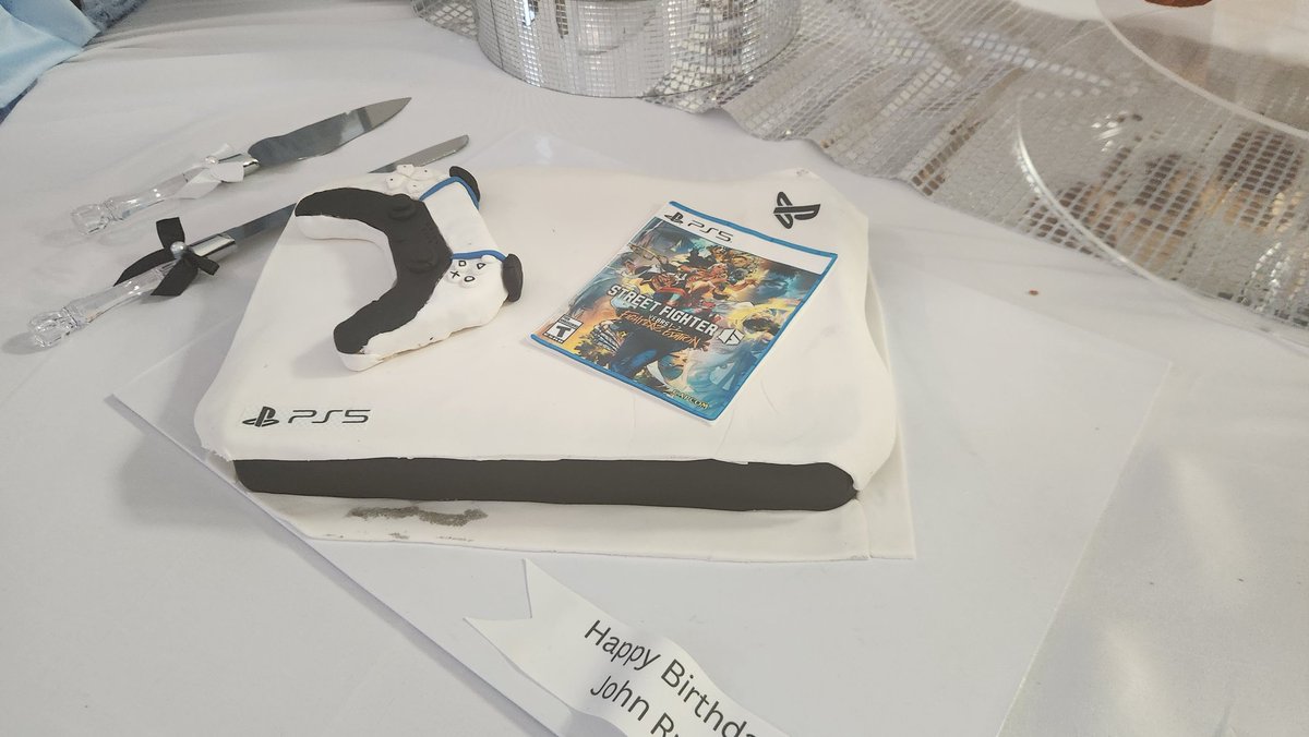 Ru_2786's tweet photo. So I married my best friend on my birthday this weekend. They surprised me with this ps5 cake!! https://t.co/4GaesFDvbr