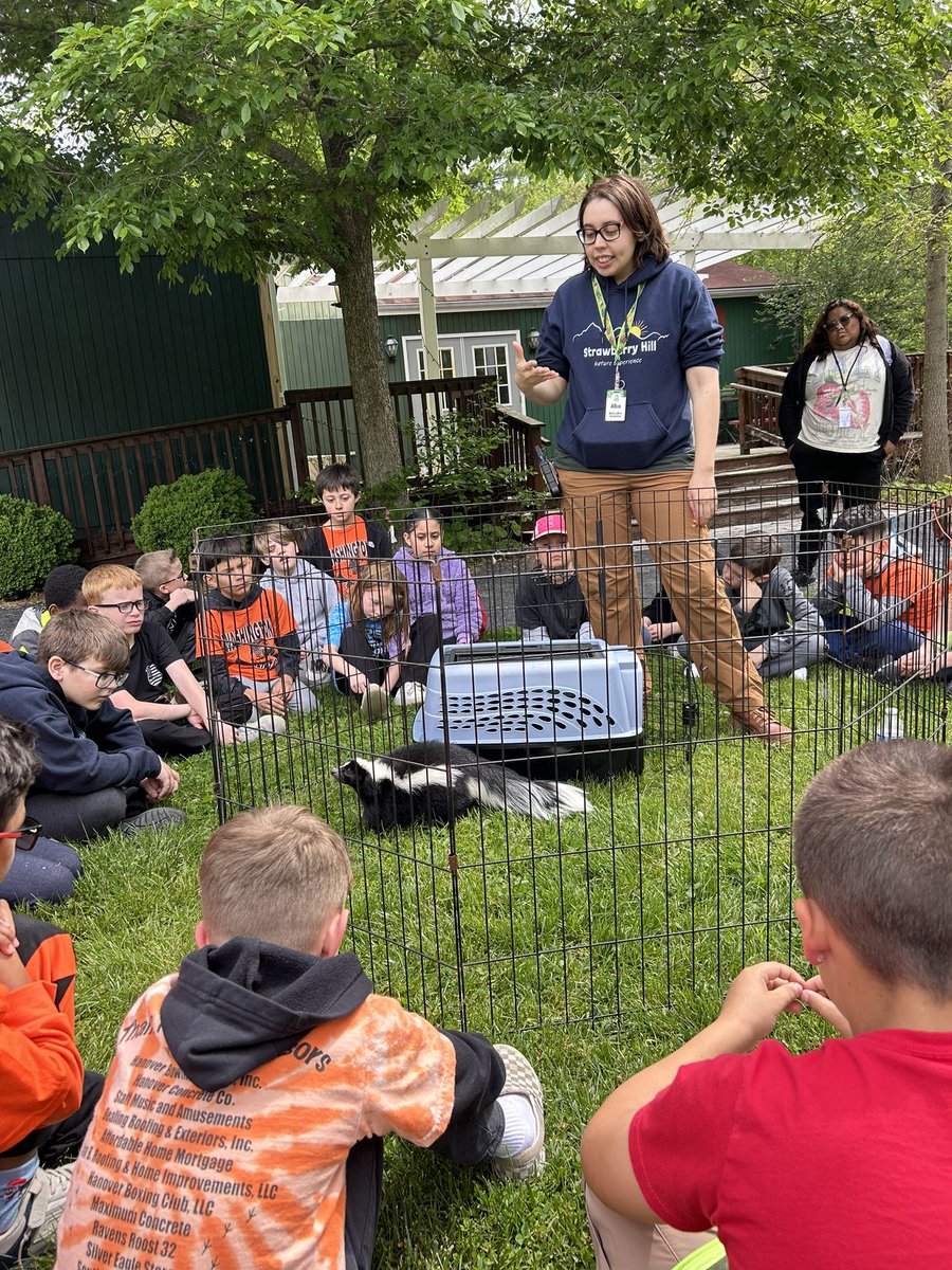 DelanyColgan's tweet photo. We had a BLAST on our field trip to Strawberry Hill!  We met some cool animals and explored the creek where we looked for macroinvertebrates.  #hpsdawesome https://t.co/HrKa1ndO8N