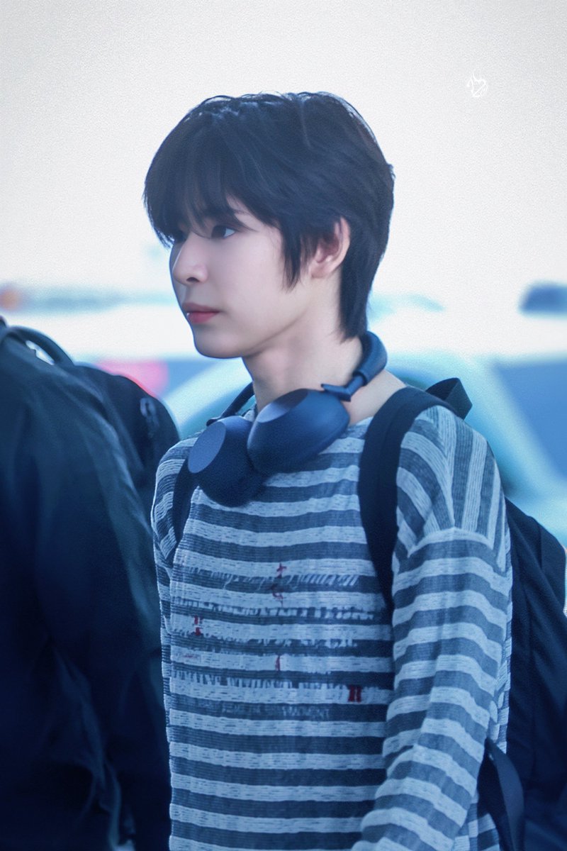 h2o_for_1024's tweet photo. 260503 ICN🛫

🎧투어 고고

#한비 #HANBI
#SMTR25
#이한비 https://t.co/x9srTDSJVt