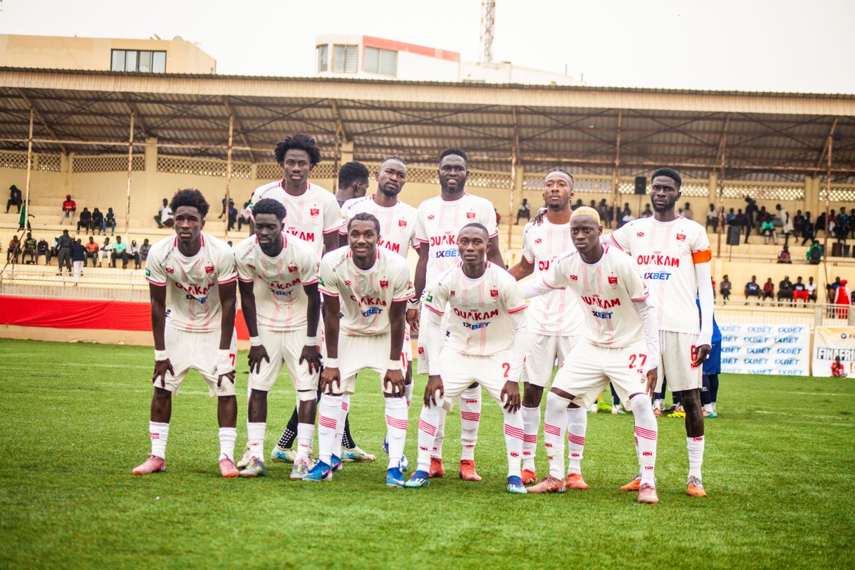 ViewsXarala's tweet photo. 27ème journée @LSFP_sn
@us_ouakam vs @usgoreefootsa
Les requins de @us_ouakam inflige une défaite 2-0 aux insulaires de @usgoreefootsa, qui voit leur chance de remporter le titre s'éloigner.
CP: @ViewsXarala @LEOFOOTsn
#FootLocalSn #senegal #lsfp #galsen #match https://t.co/DeAMgStJEA