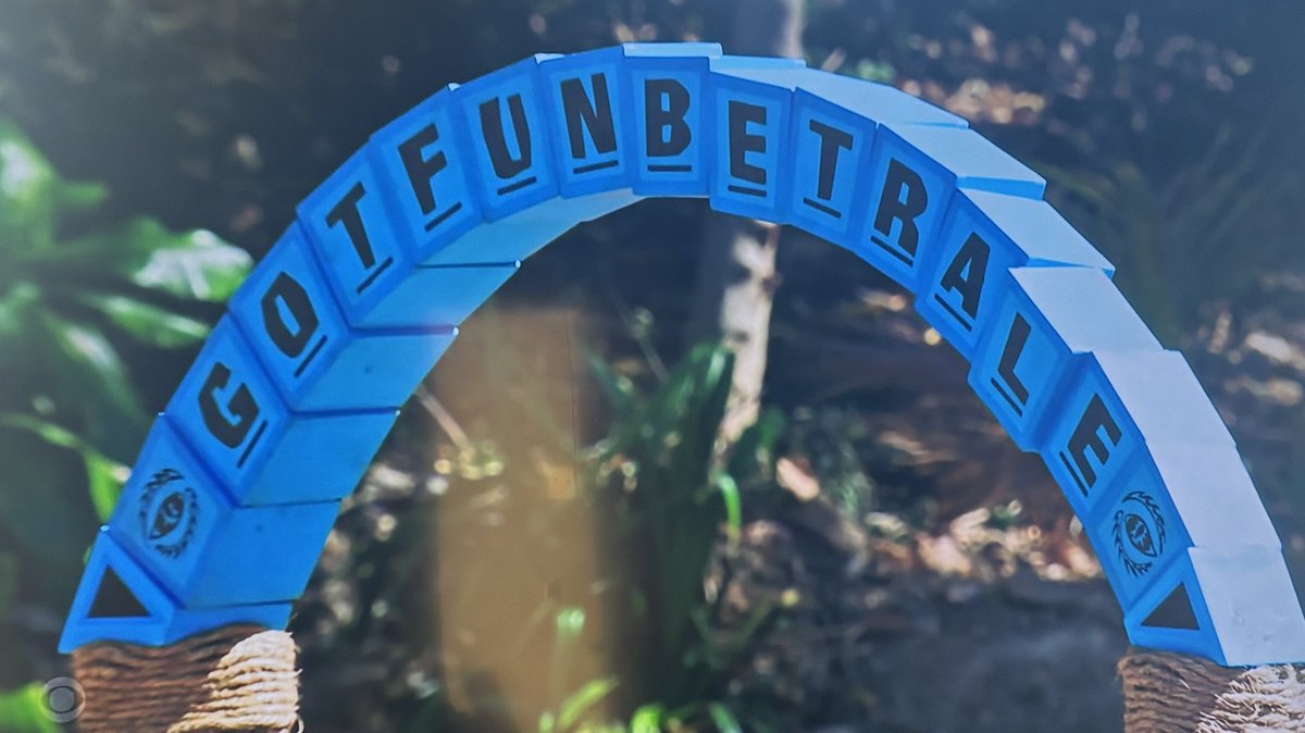 LizzyAMurray's tweet photo. having flashbacks.... #survivor50 https://t.co/eEvmrLtFdY