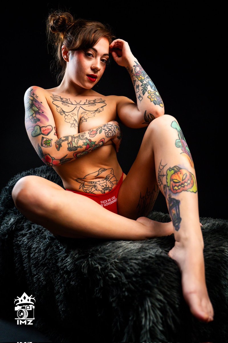 tinydarko's tweet photo. I can't help but obsess over these pics by IMZ 🥵💦

https://t.co/7mQUIfVCPy https://t.co/EB6MzqBkSl