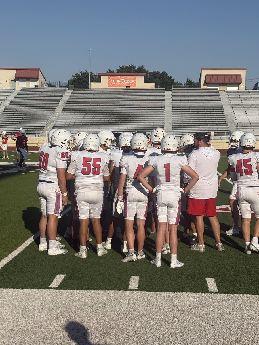 CoachSkinz's tweet photo. WEDNESDAY NIGHT LIGHTS with @GHSMustangsFB!
#OneGCISD https://t.co/LC3WcyYuUP