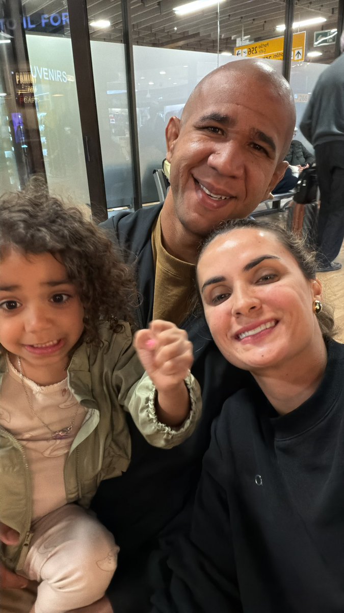 gregory_mma's tweet photo. Time to go home 🏠 ❤️ it was an amazing experience here in Brazil but now it’s time to go back and work!!! See you soon Brazil!!!!!🇧🇷 https://t.co/3TQl53M6kX