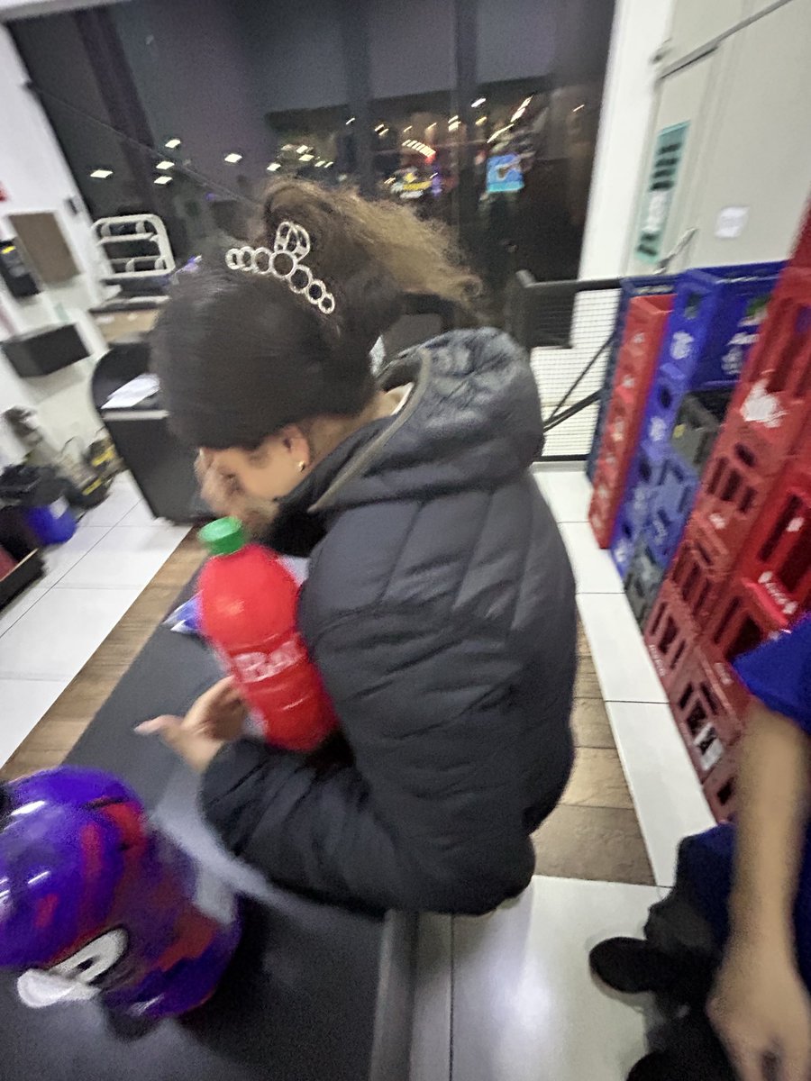 disksofrencia's tweet photo. O cabelo pedindo SOCORRO https://t.co/2DCNEVfOVy