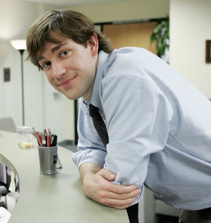 PamBeeslyarg's tweet photo. Qué se debe sentir la gente que no ve The Office cuando ven de título algo con el nombre de John Krasinski y las fotos son estas? https://t.co/83HfPN1Dpb