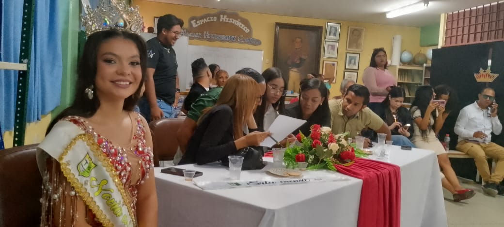 corotv's tweet photo. *Madres servidoras de Comunas beneficiadas con el programa Y Dios me hizo mujer* https://t.co/p94EbTv1WH https://t.co/gaZ9Acyd8H