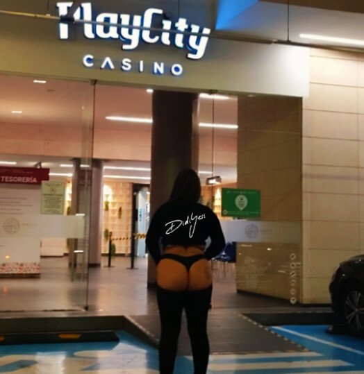 DexterDidi4's tweet photo. 💳Tardes "X" Aquí pasando primero al cajero @bbva para después ir al casino🎰 @PlayCity_Casino

Y ya saben que cualquier lugar es bueno para enseñar las 🍑

Y pss pa q no se pierdan las buenas costumbres del #miercolesdeenseñarlasnalgas
#ExhibicionismoPúblico 

Ando de vacaciones https://t.co/Ck4dqGtANd