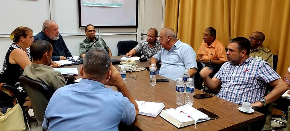 MMarreroCruz's tweet photo. En medio de la tensa situación que enfrenta el Sistema Electroenergético y atendiendo a las complejidades de la capital, visitamos el Despacho Provincial de Carga, junto a las autoridades del territorio, en pos de evaluar la estrategia de La Habana para atenuar las afectaciones. https://t.co/qQyNAtd8lw
