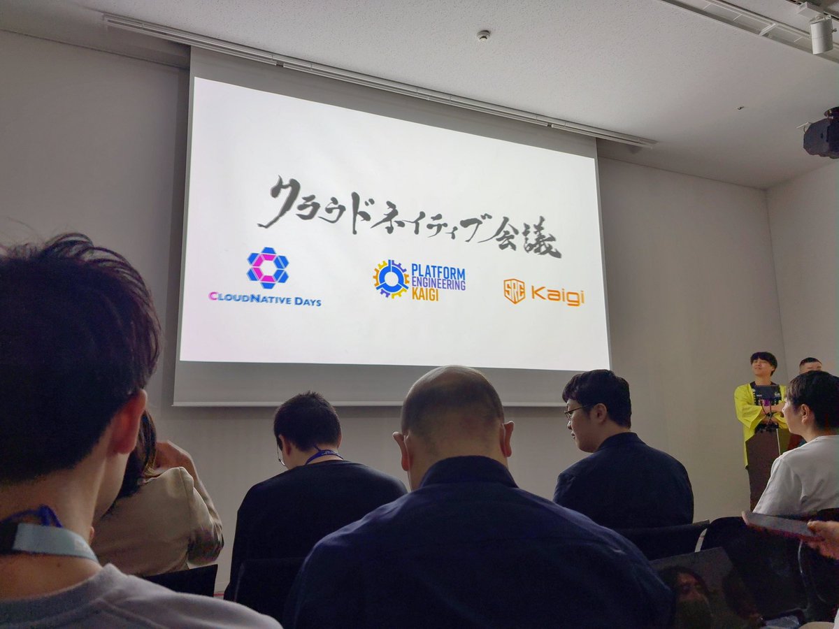 m4buya's tweet photo. というわけで #cloudnativekaigi に来てます！メルカリブースでお会いしましょうー🙌 https://t.co/1EaLqdzbNm