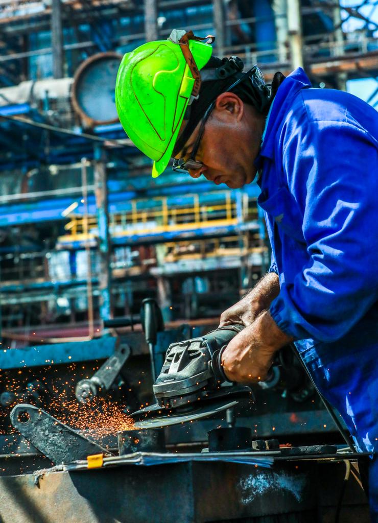 MMarreroCruz's tweet photo. Ante las severas limitaciones que impone el cerco energético, las prioridades se concentran en revisar, con mayor intencionalidad, la rotación de los bloques y en resolver con agilidad las roturas y averías, sobre todo de los transformadores. https://t.co/pCLFfzxQUP