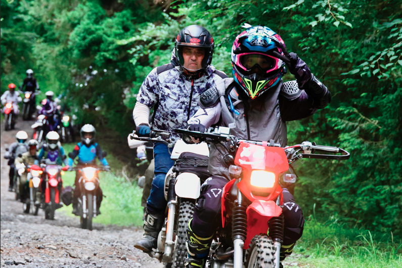 dirtsports_edit's tweet photo. 🏔️ #朝霧高原イーハトーブの森 で
#オフライパ 林道ツーリングデビューしませんか!?🌲✨
6/14(日)開催
#オフロードライディングパーティー‼️
“ゆるふわ林道ツーリング”を今年も開催😊
初心者・女性・リターン大歓迎🔰
#林道ツーリング
#DIRTSPORTS
エントリー👇 https://t.co/tw1KPhvLoE https://t.co/6wD7VxxxwL