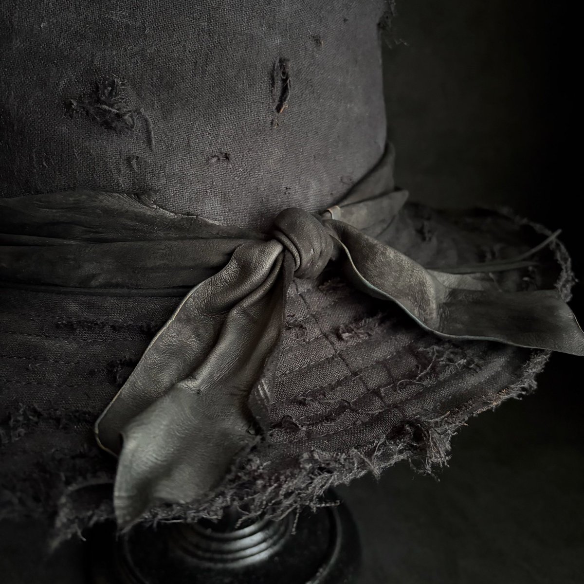 「完売品」triangle hat damage linen casquette