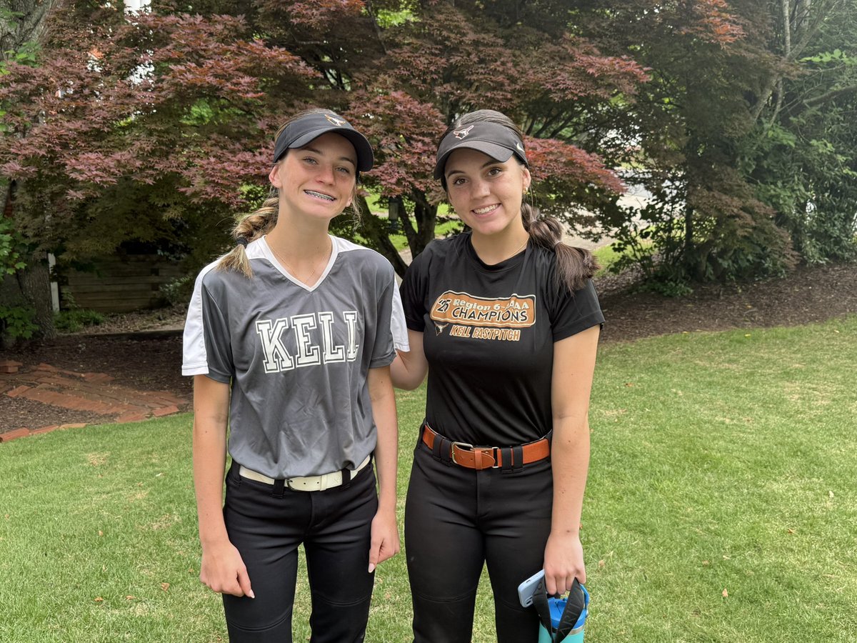 cwillmott1's tweet photo. Both my girls are going to be on Varsity together!! https://t.co/haIYG6Pjdq