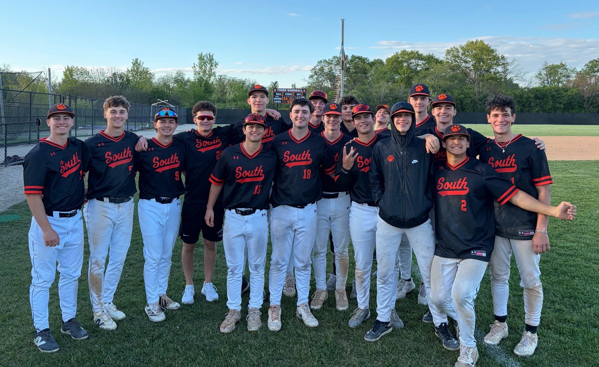 WWSBaseball's tweet photo. Tigers win series with Lake Park 5-4 as Yiannis Bozonelos scores winning run in extras.
Josh Manriquez solid start 6ip 2er 4Ks
Clark Jensen gets win 
2ip in relief
Reece Franks 2x3 3R
Jensen 2x4 2b https://t.co/h0aHpHleYx