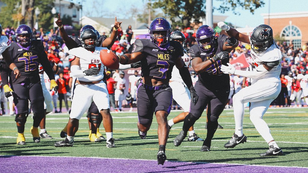 TaDerriusY's tweet photo. Blessed to receive an offer from Miles College ! https://t.co/SCV4hQ4sqc