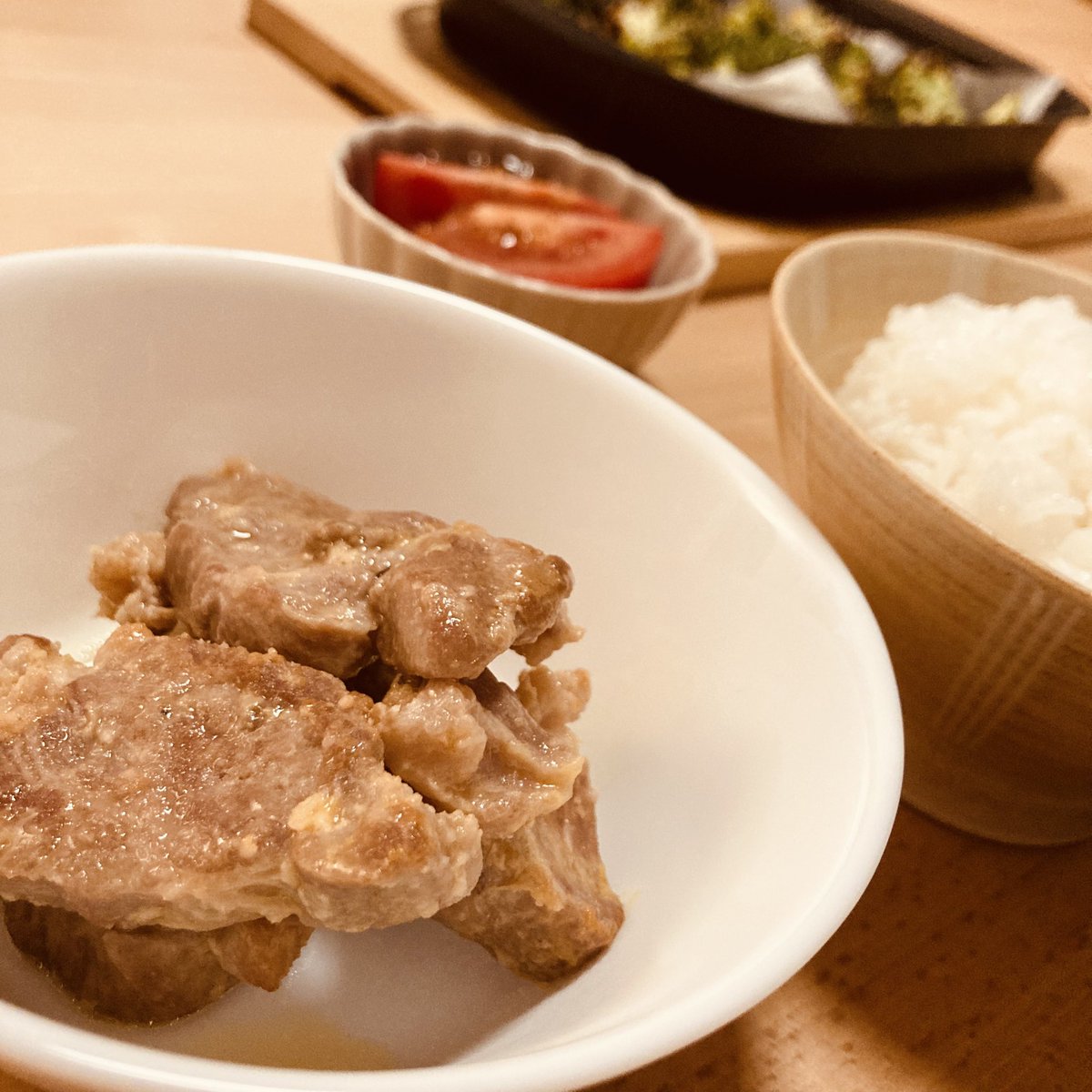 CotocotoRocca's tweet photo. 最近のお夕飯
レシピ本見たり、冷凍パック使ったり、AIに相談したり。メニューも量もいつも迷うよ！ https://t.co/1SdzR2UEW0