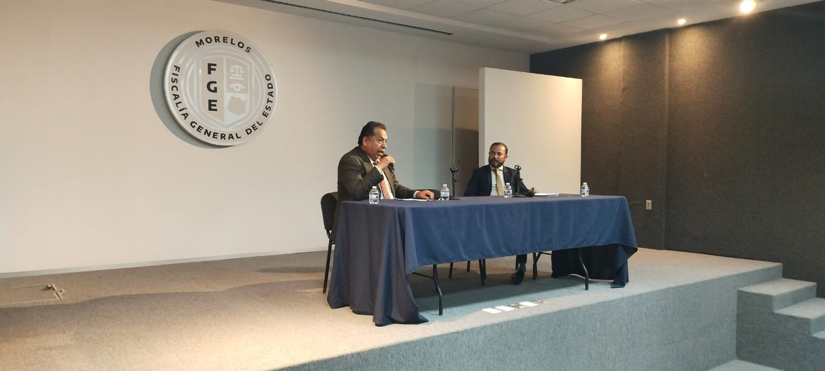 ALDP06218914's tweet photo. Felicitamos al Dr. Raúl Cadena Palacios #Ecuador 🇪🇨 y Dr. Raúl López Zarco #México 🇲🇽 por la presentación de su libro "Derecho Penitenciario" el mismo que se desarrolló en la Fiscalía General del Estado de #Morelos 🇲🇽 Nuestra enhorabuena 👏 Instituto de Procuración de Justicia https://t.co/AO6Zkrmvg3