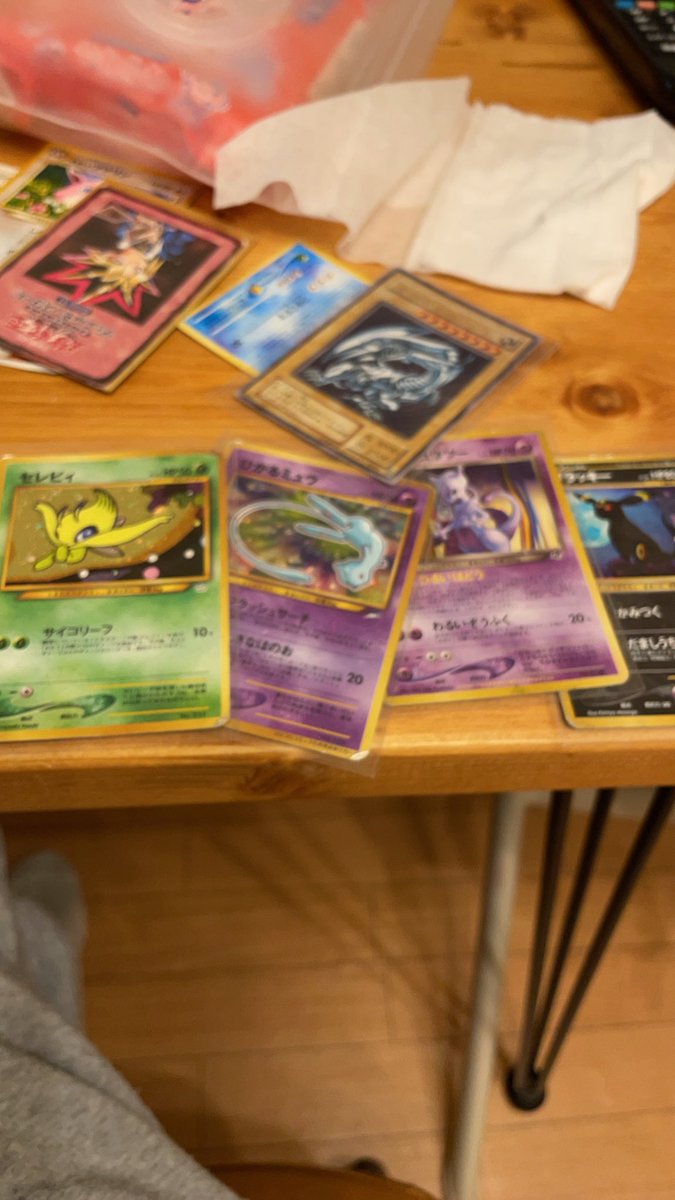 kasan12209's tweet photo. ポケカ実家帰ってみてみたけど
遊戯王とデュエマは死ぬほどあるのに
ポケカ５０枚しか無かった。笑
綺麗に保管って幼少期無理やない？笑 https://t.co/0TJzsm8qh3