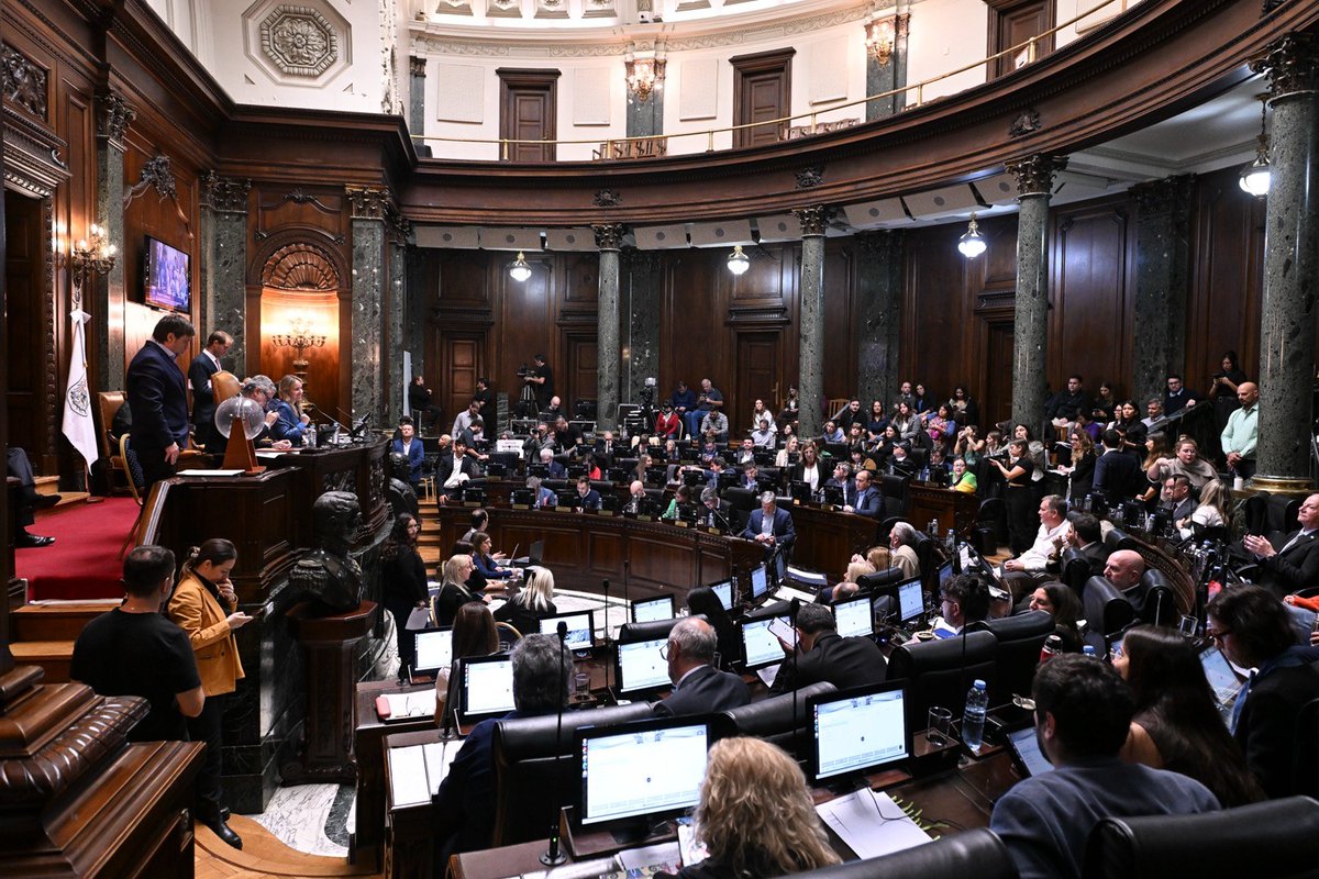 RegionMetro's tweet photo. 📌 Segunda sesión en la Legislatura porteña
Macri busca aprobar la ampliación presupuestaria en medio de una ola de pedido de informes
https://t.co/PJnKdPRCyV https://t.co/zH4EEr5ph6