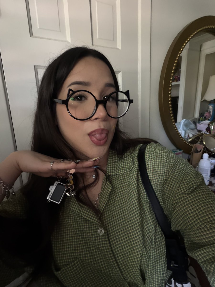 jaxxba's tweet photo. Srry I love this pic of me #dontcare #imcute #bye https://t.co/KZoyjR24yP