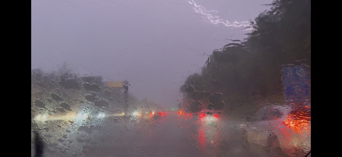 aero_nut's tweet photo. Great lightning show at the front of the storm near Catonsville! Wow! @capitalweather @wbaltv11 https://t.co/5UrmeEOpQu