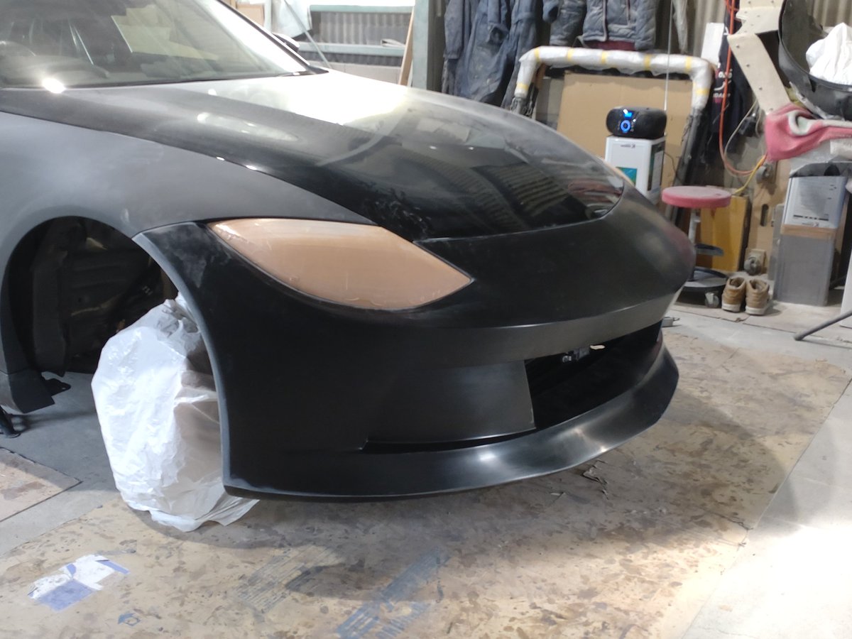 ashiru_ito's tweet photo. バンパーできました。
本当はカーボンで作ってみたかったけど、まだ経験値が足りないので今回はFRPで・・・

純正と同じようにアンダーカバーも留められるようになってます。 https://t.co/u5kRHZhOxw