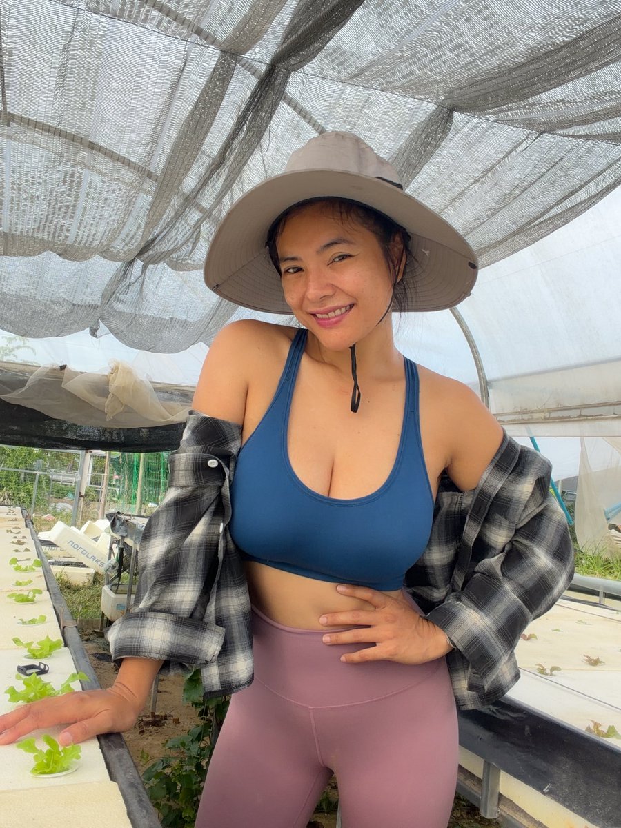 Farmer girl ☺️ https://t.co/3qf614344n
