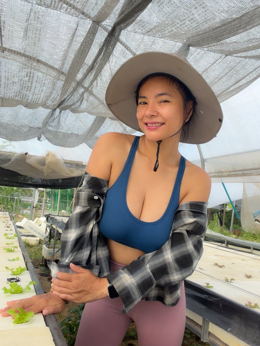 Farmer girl ☺️ https://t.co/3qf614344n