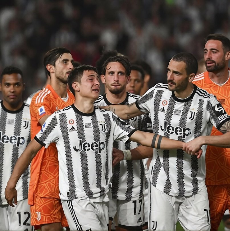 TheFJEN's tweet photo. "I have never seen a footballer cry as much as Paulo Dybala did during his Juventus farewell." 🇦🇷💔

- 🔙🗣️ Giovanni Guardalá, (@SkySport) journalist https://t.co/qsQlp0CT9e