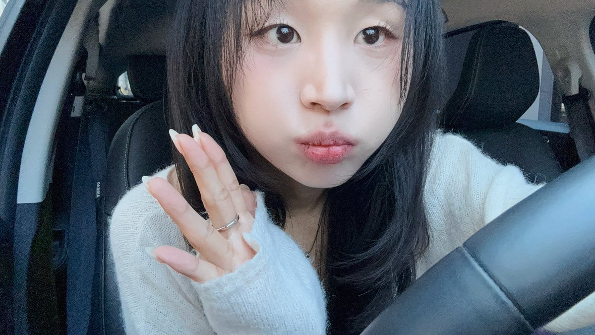 Tarotthecreator's tweet photo. 날씨 좋아 요즘 
#일상계_𝕏친소 https://t.co/VebxppPvqG