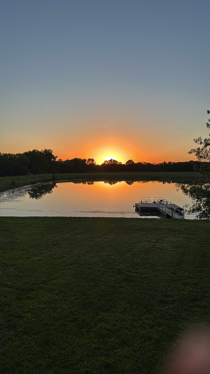 TSSmith0907's tweet photo. Never get tired of this!  Peace and blessings and love! https://t.co/dPprxcby5a