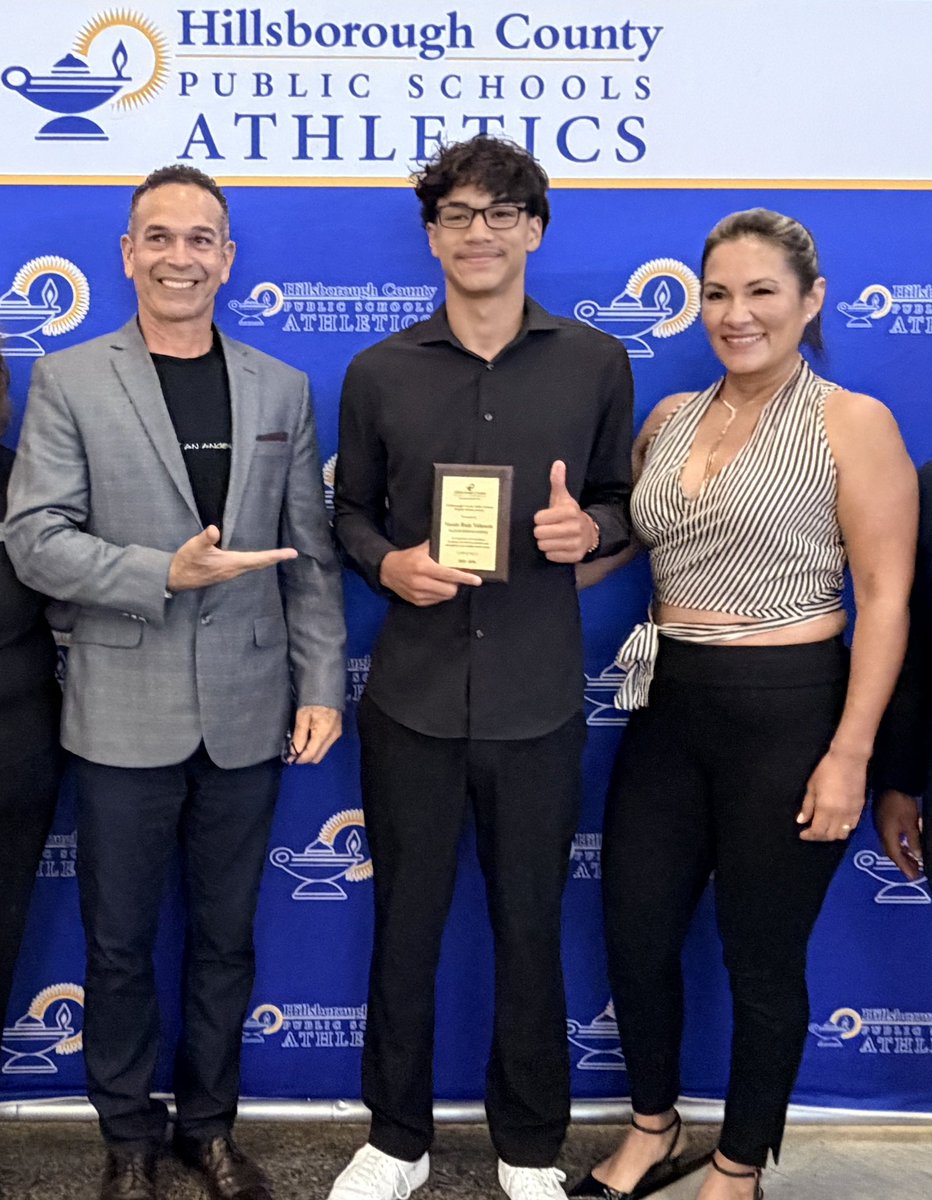 WalkerMiddleIB's tweet photo. Congratulations Nassir! Our Walker Student Athlete of the Year! 🎉 Throughout middle school he has maintained honor roll, earned IB student of the month, earned Student of the Quarter and participated in track, soccer &amp; flag football! 🐺💚 @HillsboroughSch @iborganization https://t.co/ZPyPJdbAQE