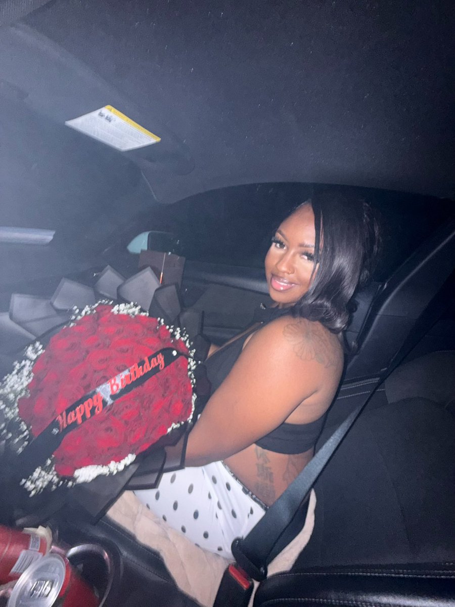 _Chocbar's tweet photo. Hey Alexa, Play CoCo Jones by Tay B https://t.co/GgT98NMoSe