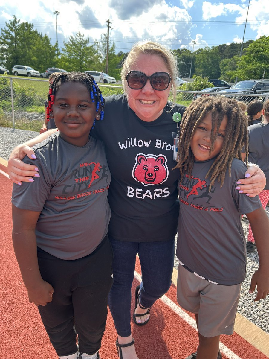 WBESbears's tweet photo. @ORSchools Elementary Track Meet was a success! Our Willow Brook Bears left it all out there! https://t.co/7MVmusJILd