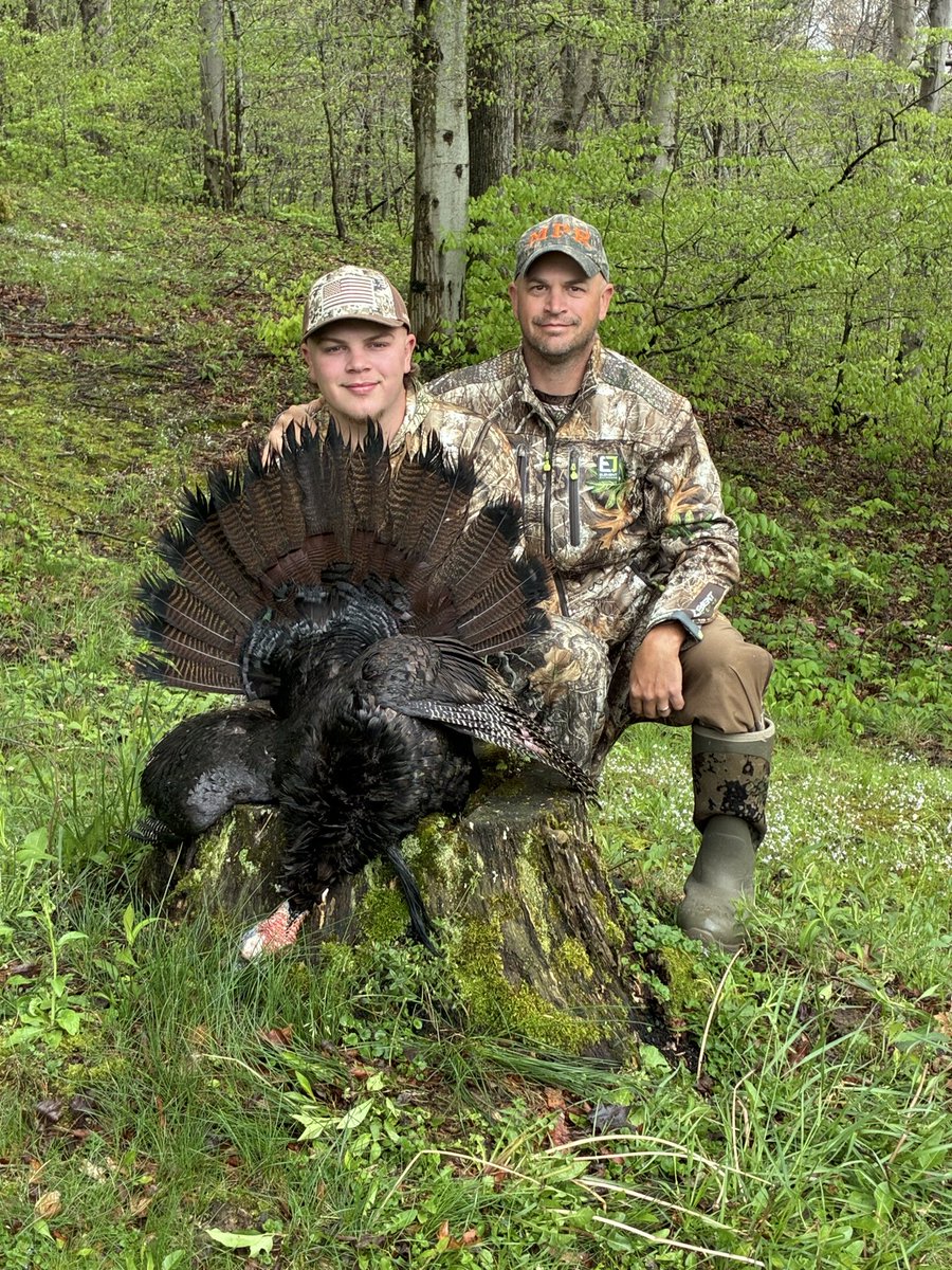 derekz221's tweet photo. Another successful Ohio turkey season with the kids!!!! https://t.co/9KvXA6mdJp