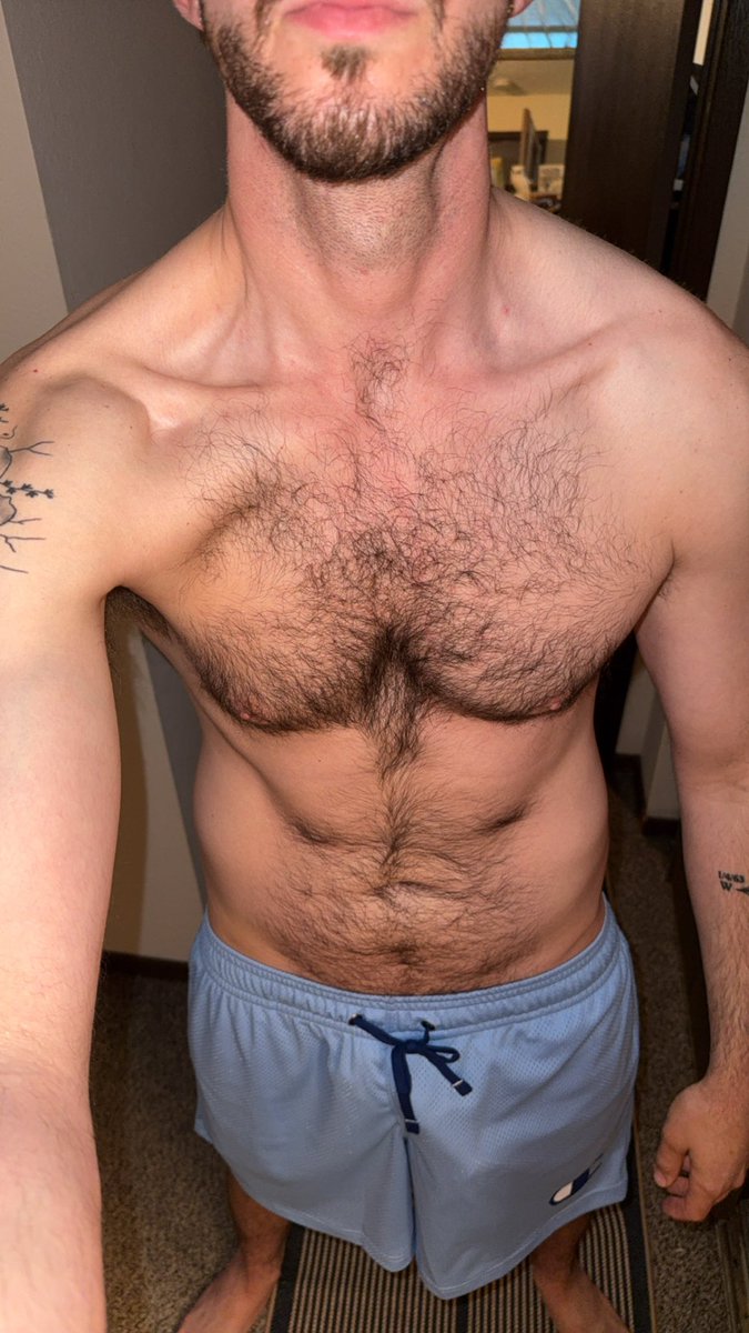 GarryM0rgan's tweet photo. Horny &amp; bored https://t.co/onp5xFpsbj