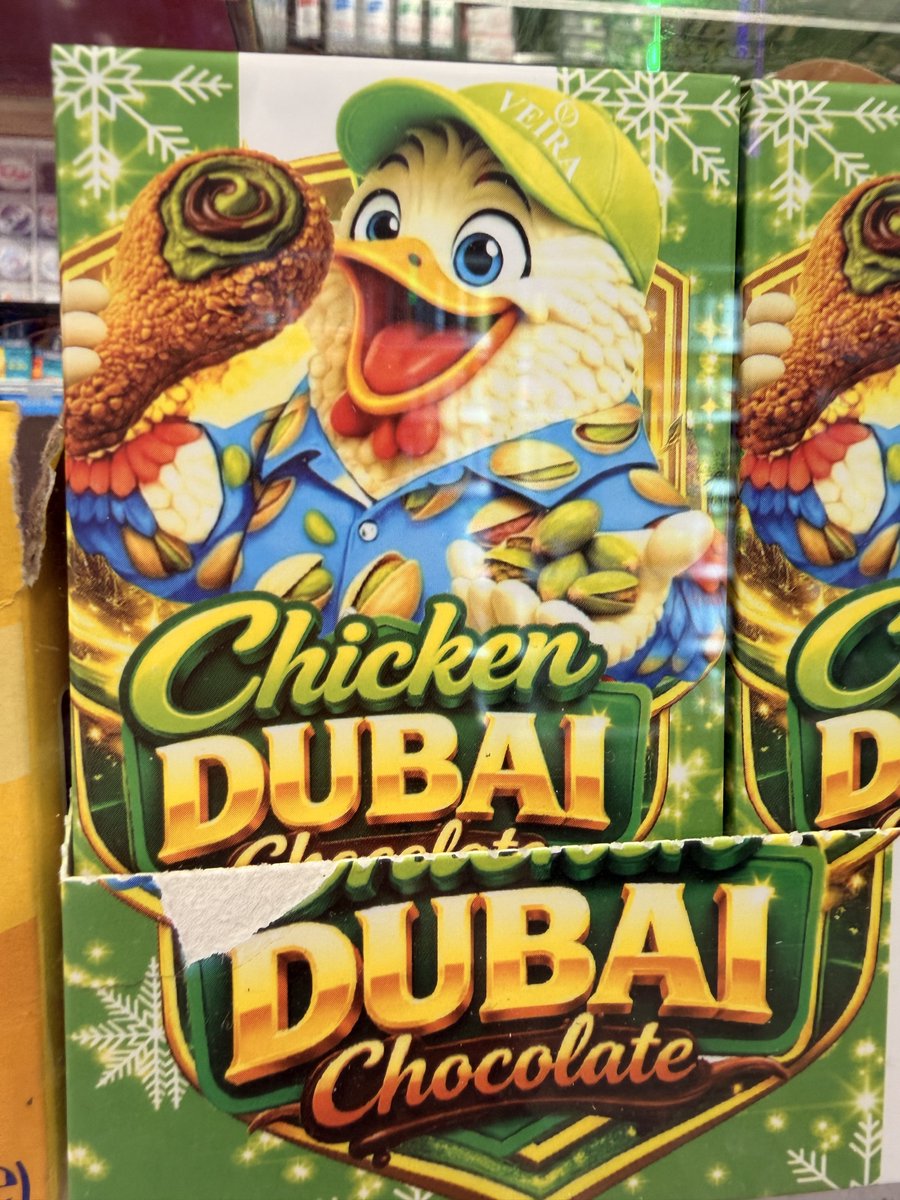 kanethomasDX's tweet photo. Albert Einstein if he was a chicken https://t.co/F1IfXn81Hq
