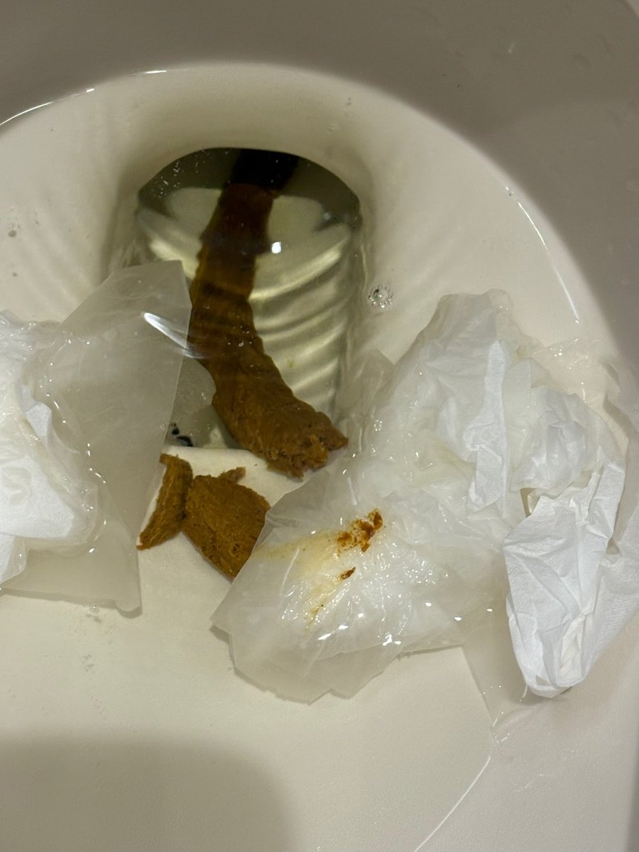 ipipipip0512's tweet photo. #スカトロ #うんち #浣腸 #アナル #裏アカ男子
バナナ💩 https://t.co/aS7k4ogGBv