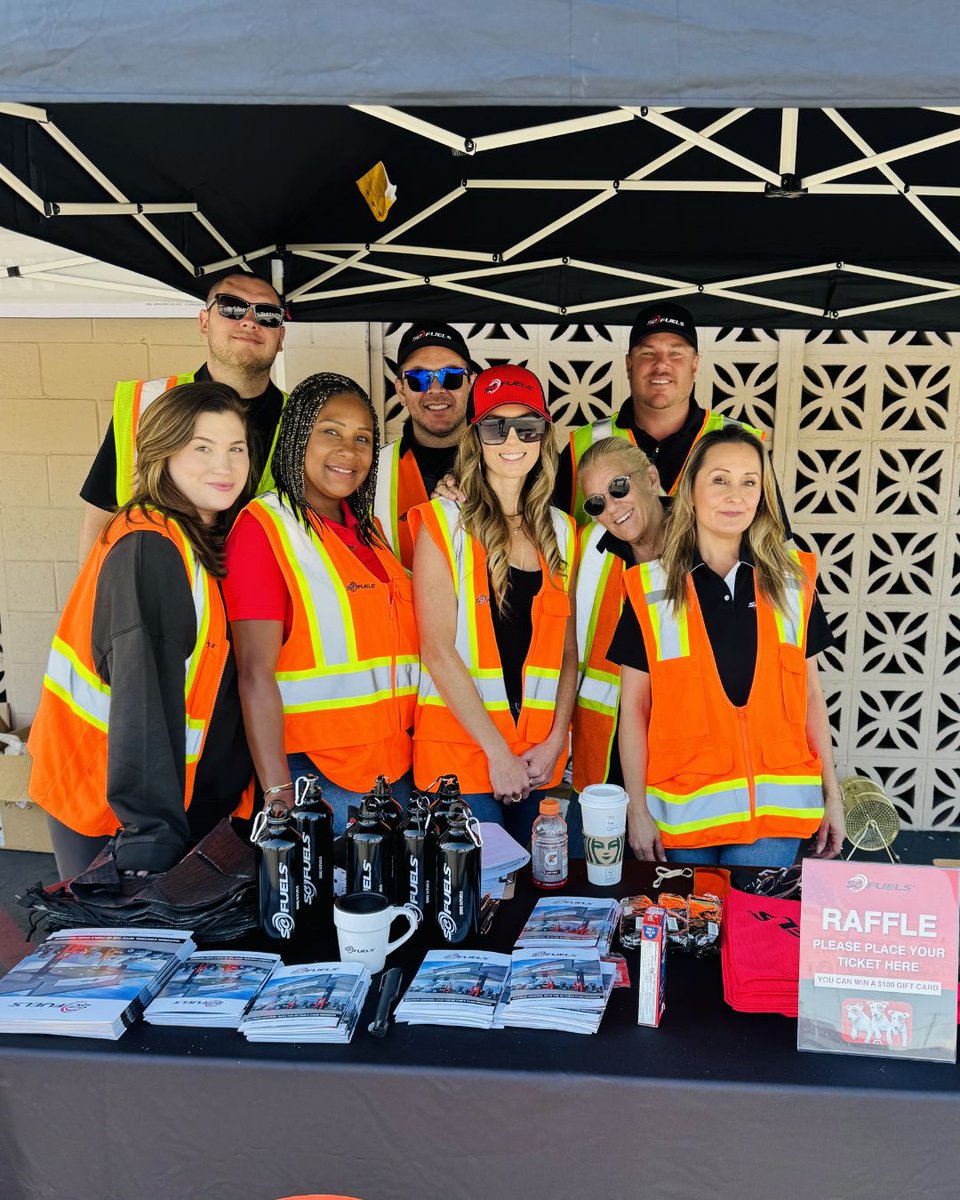 SCFuels's tweet photo. Fuel your career at SC Fuels! 👋 We want you to thrive, providing benefits for healthy living and opportunities for career development. Join a team passionate about delivering exceptional fuel services. https://t.co/6jPfhi3ouS 

#scfuels #fueldelivery #nowhiring #jobopening https://t.co/2aRmTkVbEr