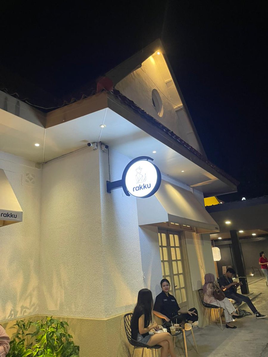faldepe's tweet photo. Chill and enjoy the moment #jogja https://t.co/0AMCz4sLoR